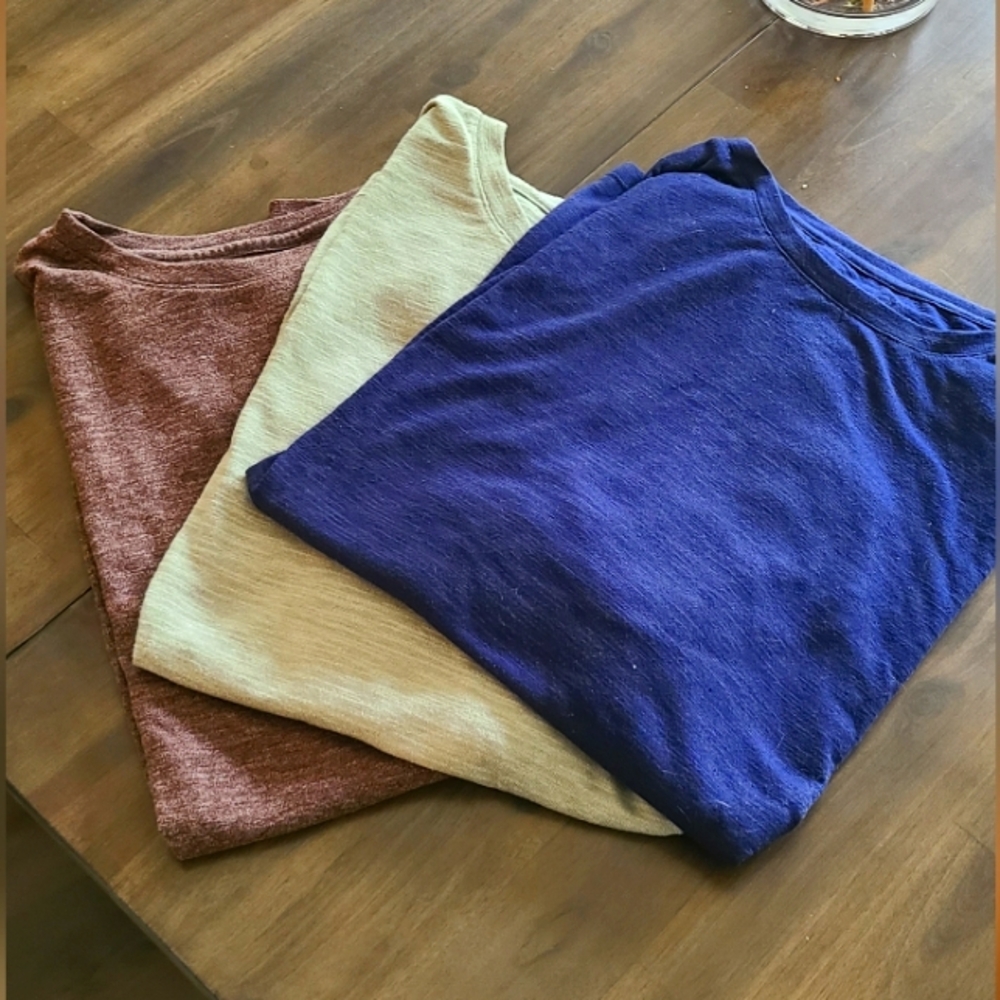 3-Pack Fabletics XL Workout Shirts Mens